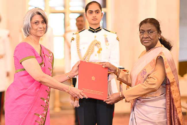 Sri Lanka’s New High Commissioner Presents Credentials to Indian&nbsp;President